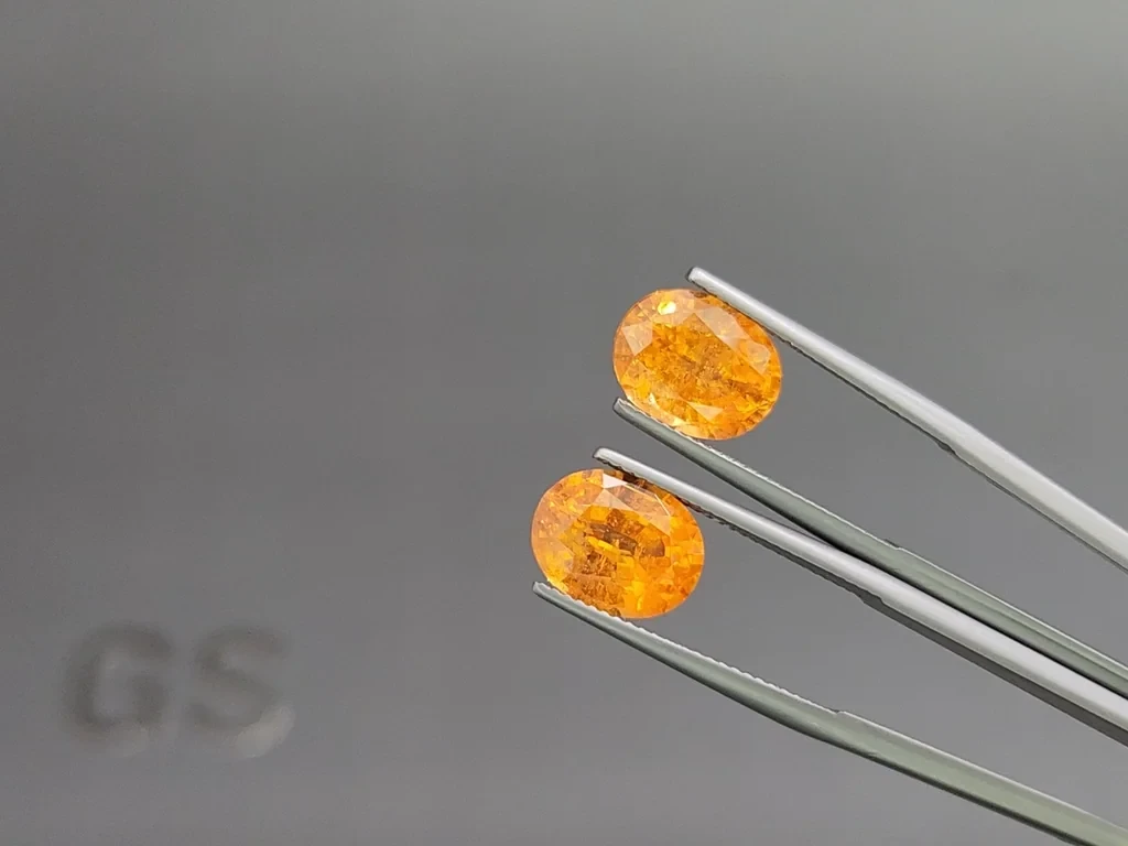 Pair of Fanta spessartines oval cut 9.67 carats, Tanzania 3