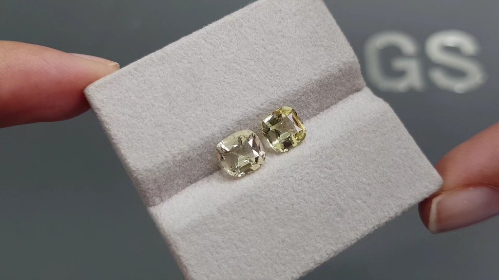 Pair of greenish-yellow cushion cut beryls 2.33 carats, Nigeria 4