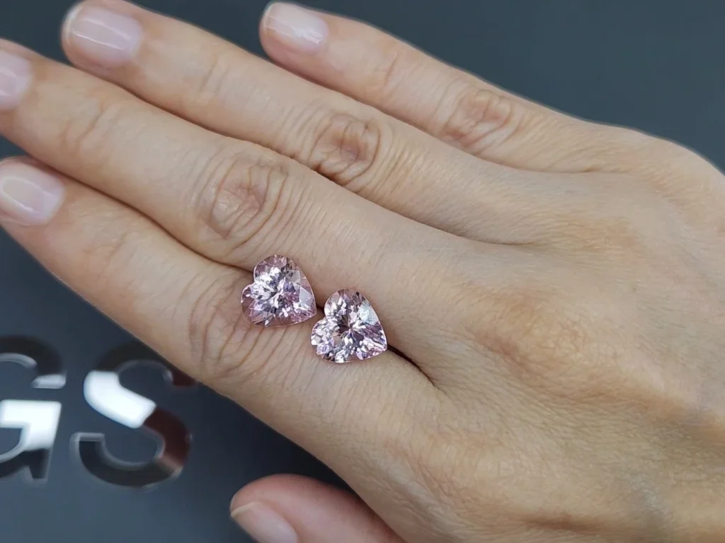 Pair of heart shaped pink morganites 6.28 carats, Madagascar 2