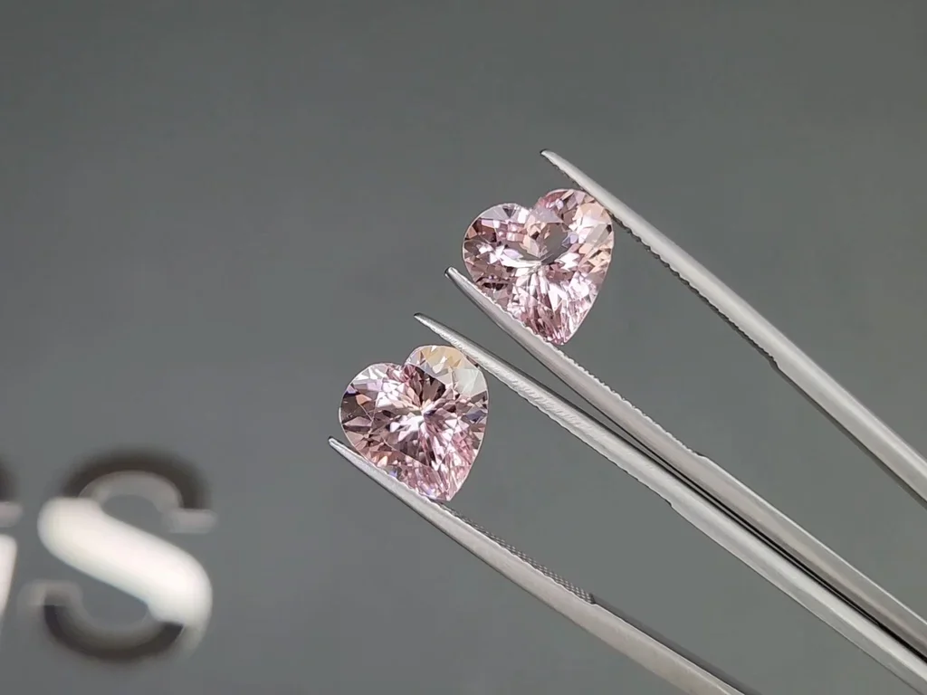 Pair of heart shaped pink morganites 6.28 carats, Madagascar 3