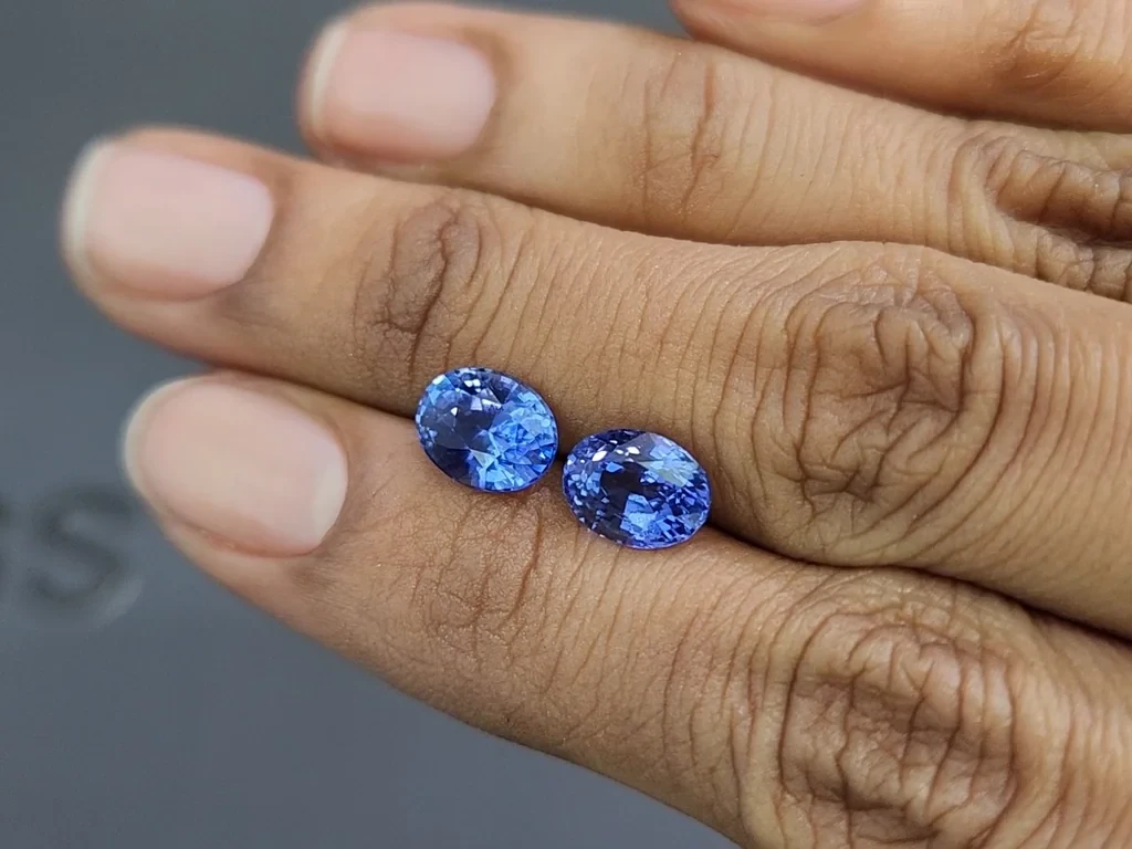 Pair of Intense Blue sapphires in oval cut 4.77carats, Sri Lanka 2