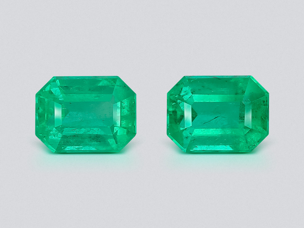 Pair of Intense Green emeralds in octagon cut 3.83 carats, Colombia