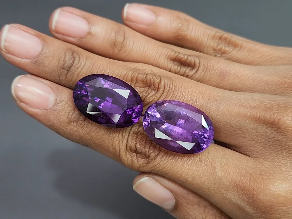 Pair of large amethysts oval cut 46.23 carats, Brazil 2