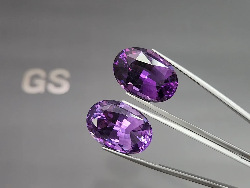 Pair of large amethysts oval cut 46.23 carats, Brazil 3