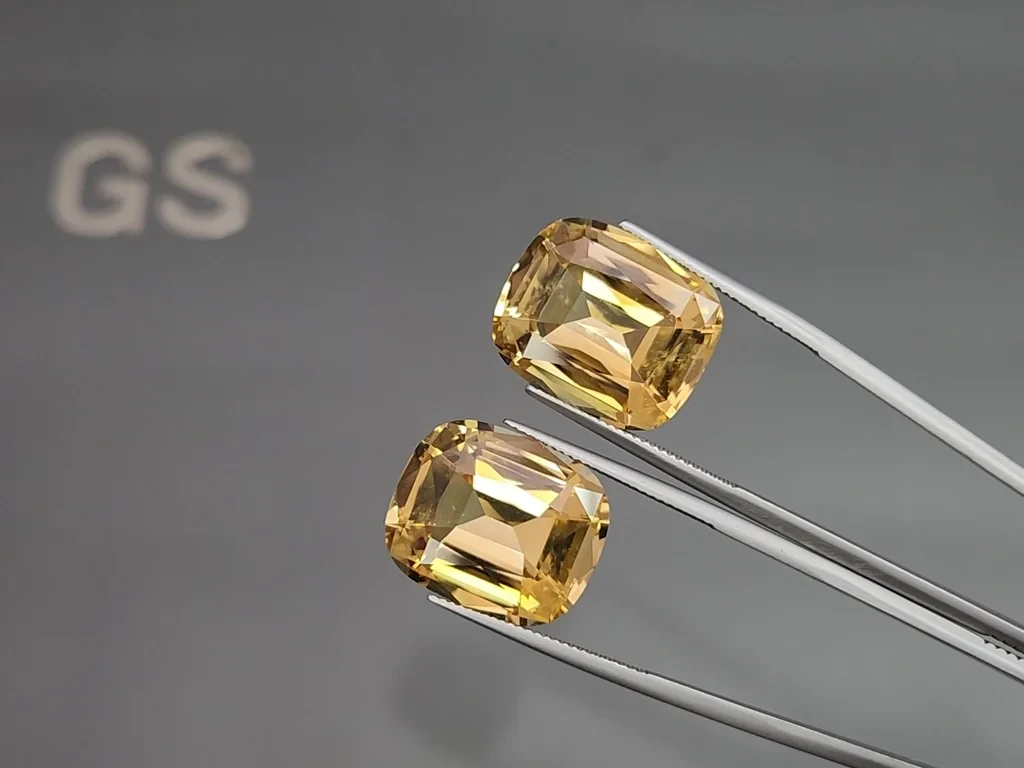 Pair of large citrines precision cut cushion 36.70 carats, Africa 3