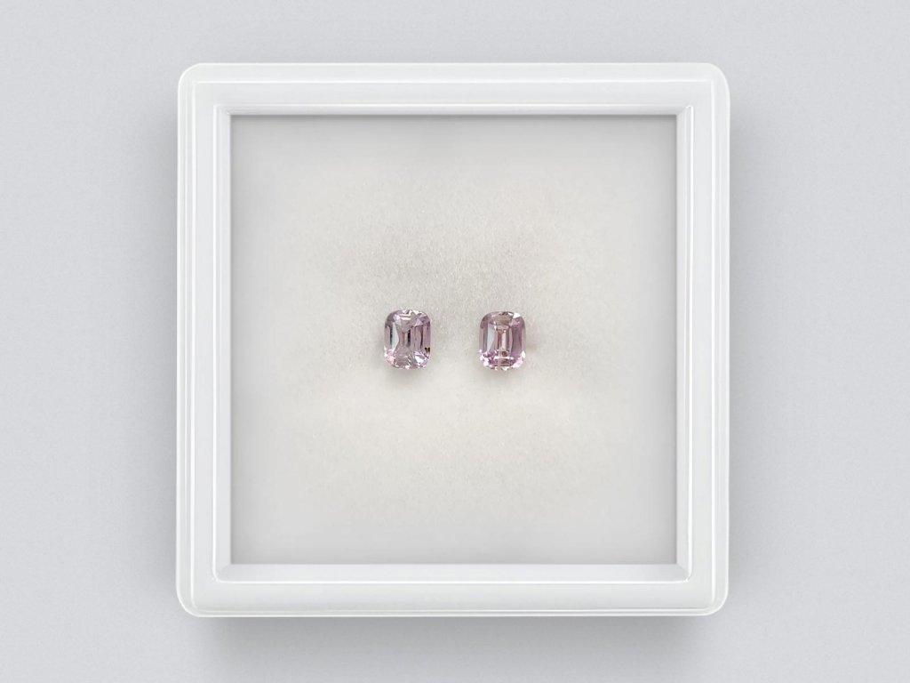 Pair of light pink cushion cut morganites 0.95 carat 4