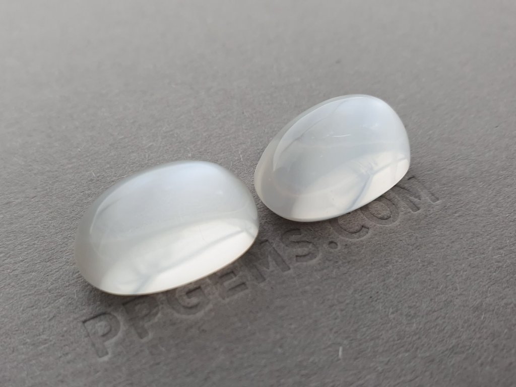 Pair of moonstones from Burma 33.71 ct 4