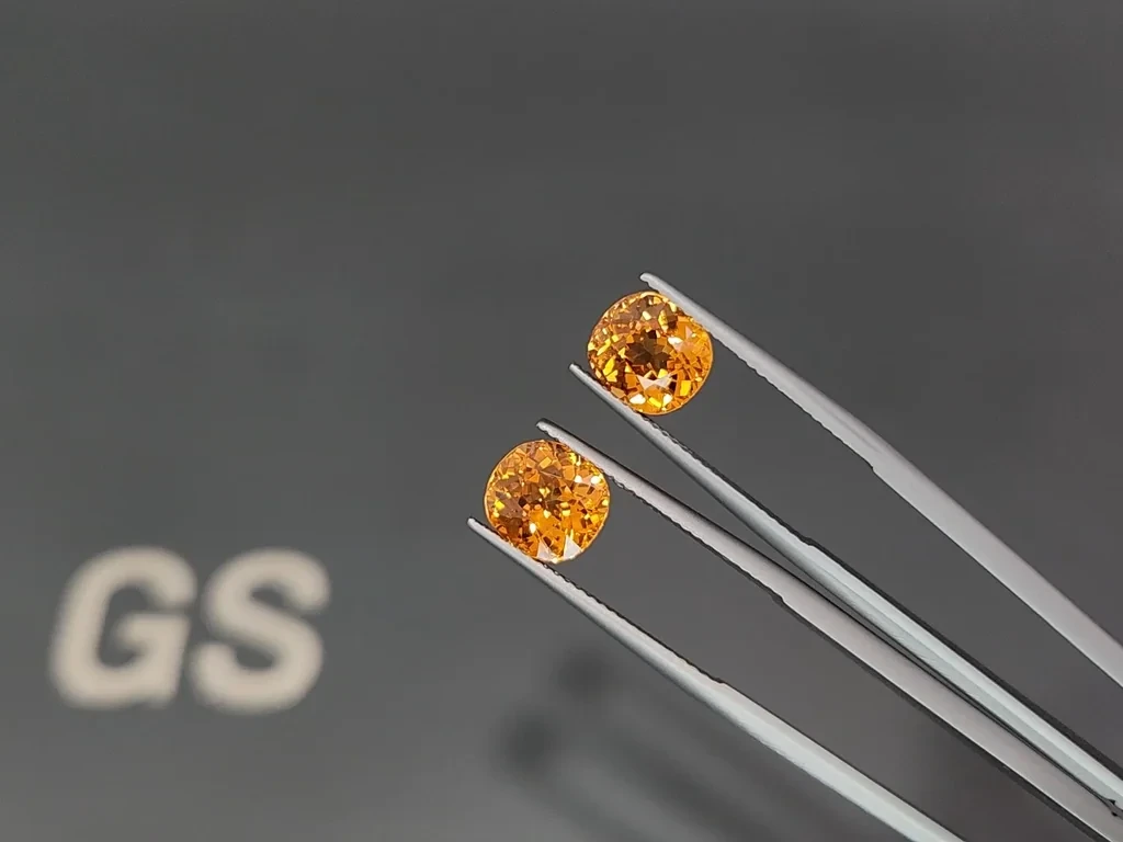 Pair of spessartites Fanta color cushion cut 6.50 carats, Africa 3