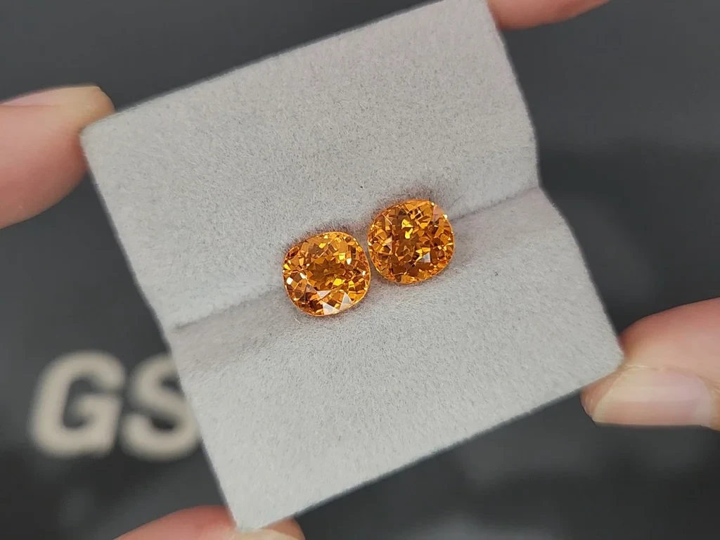 Pair of spessartites Fanta color cushion cut 6.50 carats, Africa 4