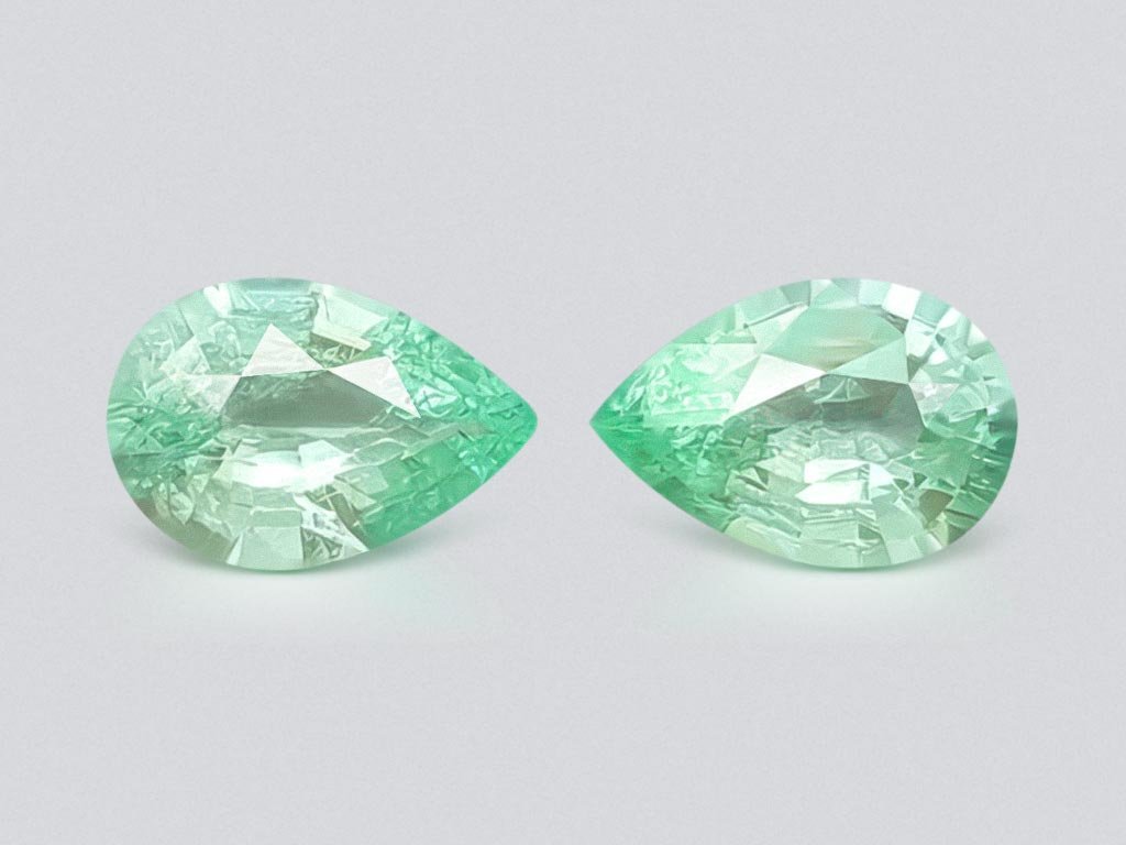 Pair of tsavorite garnets oval cut 3.12 carats, Africa 5
