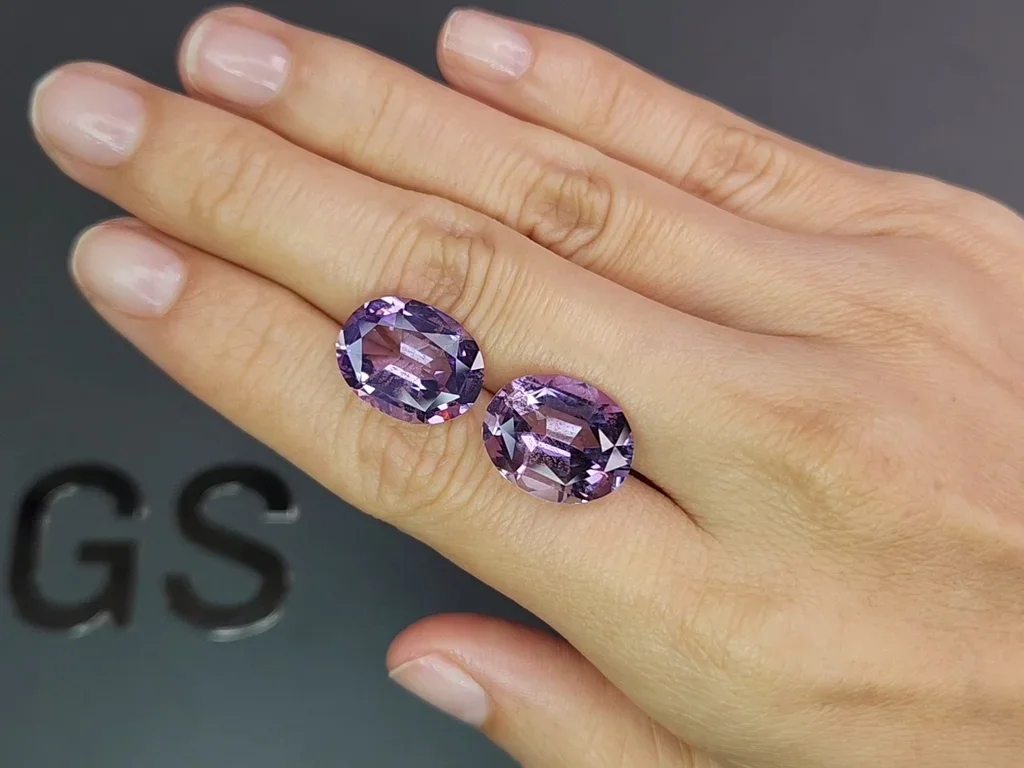 Pair of violet amethysts, oval cut, 14.57 carats, Brazil 2