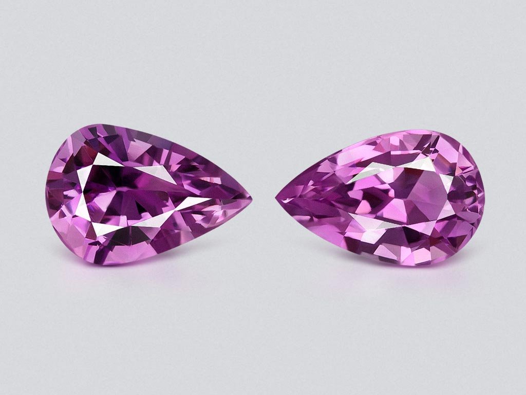 Pair of vivid pink kunzites in pear cut 25.74 carats, Afghanistan