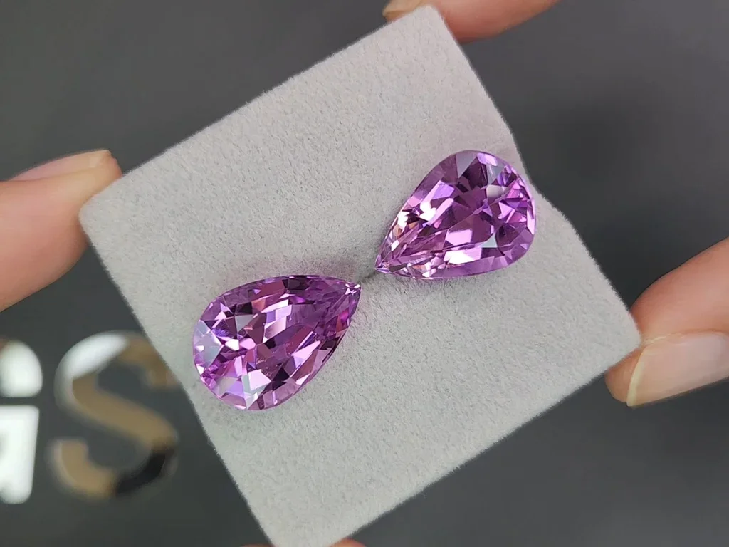 Pair of vivid pink kunzites in pear cut 25.74 carats, Afghanistan 4