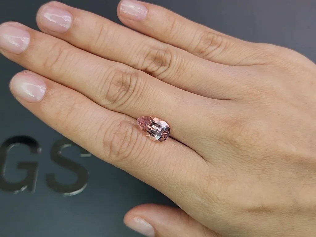 Pink morganite in pear cut 2.67 carats 2