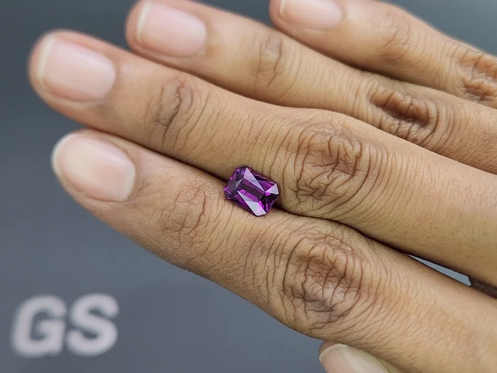 Purple garnet umbalite otagon cut  2.30 carats, Africa 2
