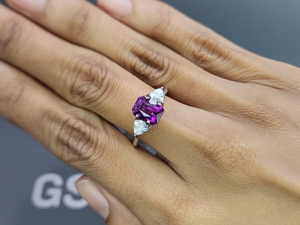 Purple garnet umbalite otagon cut  2.30 carats, Africa 5