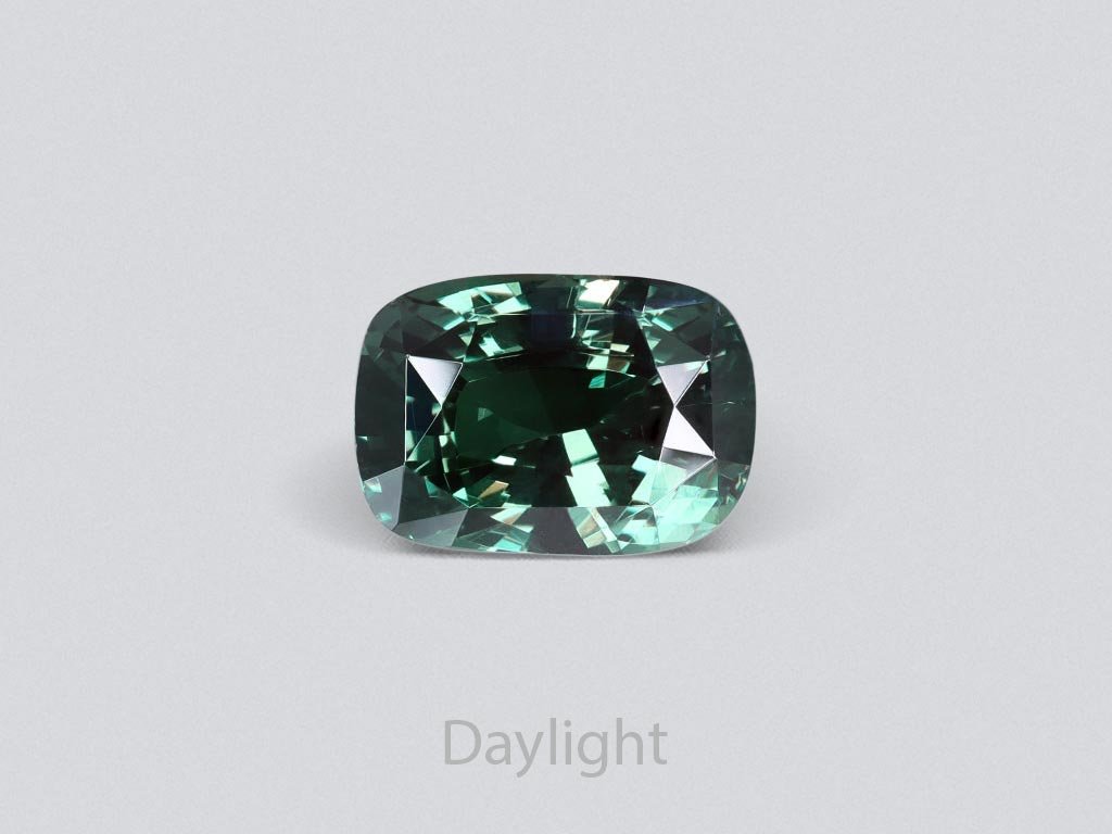 Rare alexandrite with strong color change effect in cushion cut 5.21 ct, Sri Lanka 2