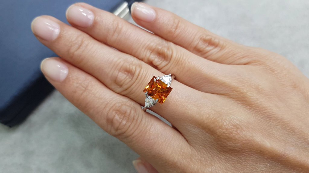 Rare vivid orange baguette-cut clinohumite 2.87 ct, Afghanistan 4