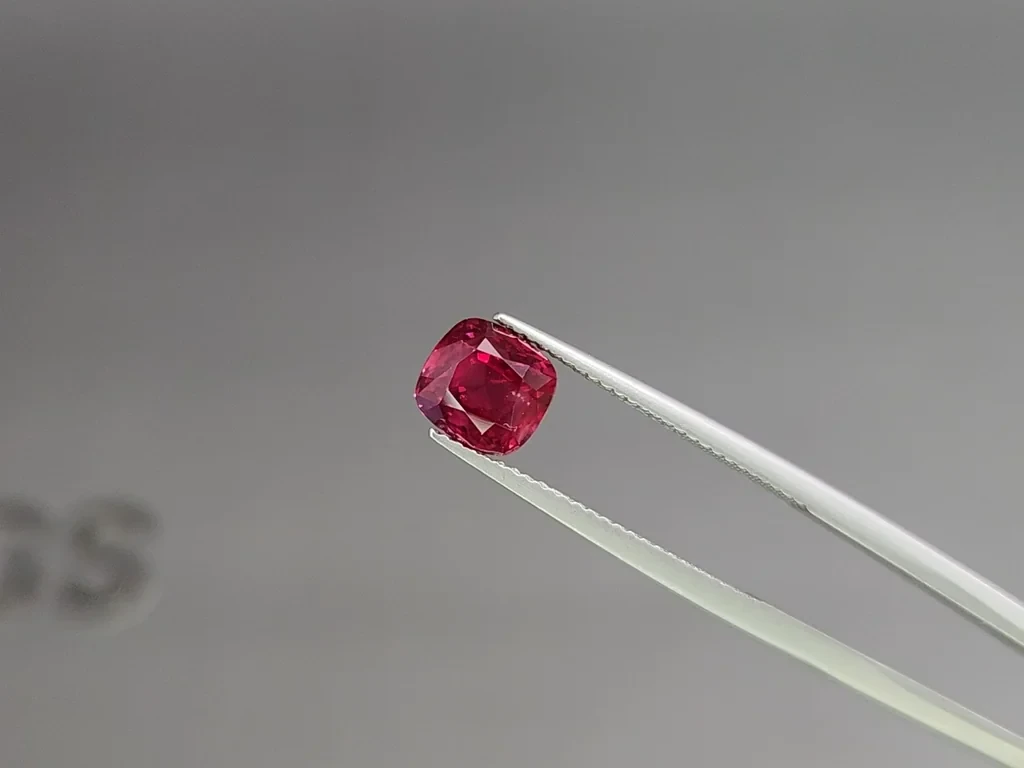 Ruby Pigeon Blood cushion cut  2.67 carats, Mozambique 3