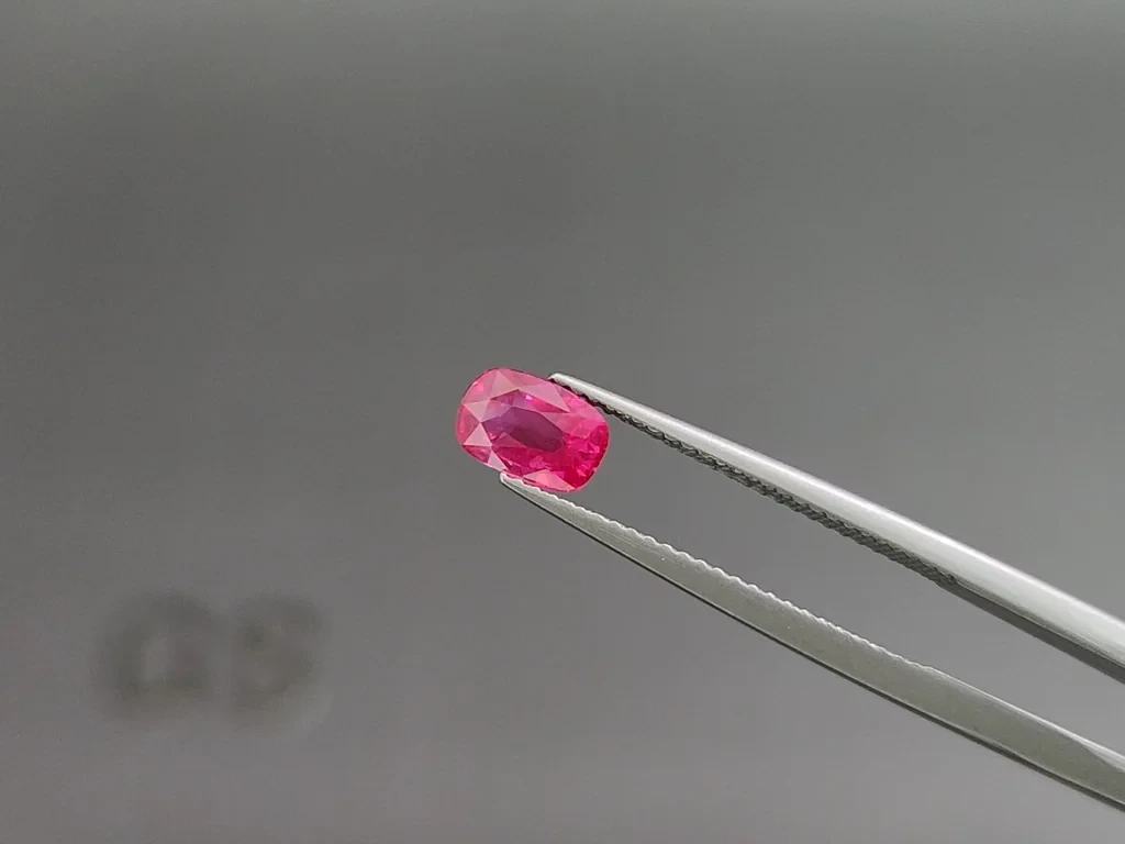 Ruby red pink cushion cut 1.02 carats,  Mozambique 3