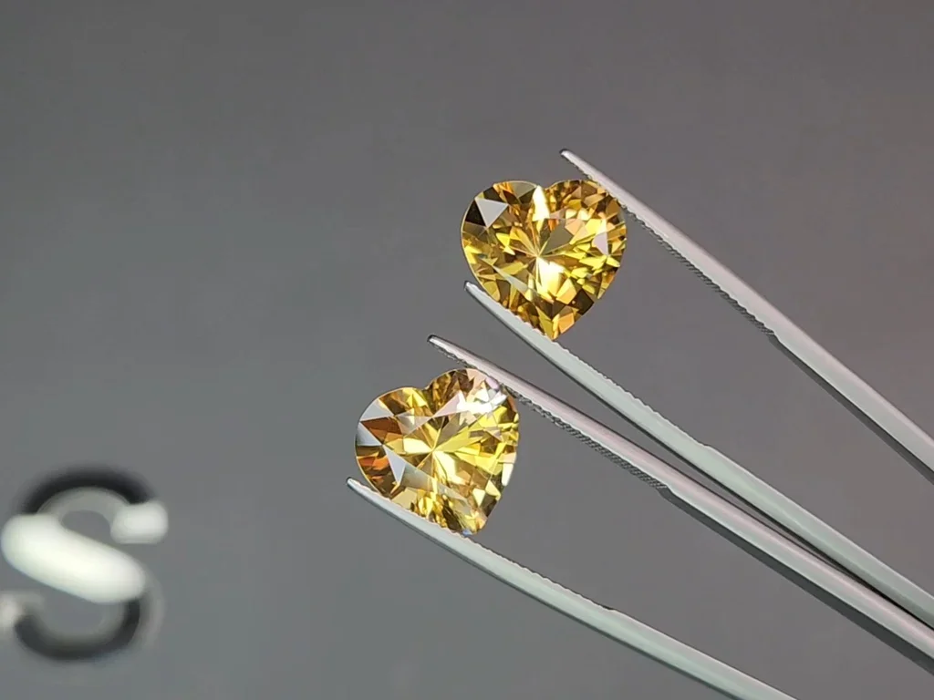 Set of citrines, high precision cut heart 13.73 carats, Africa 4