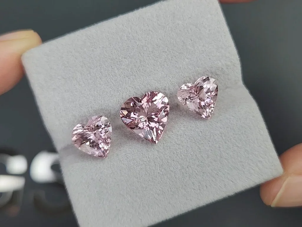 Set of pink morganites in heart shape 6.56 carats, Madagascar 5