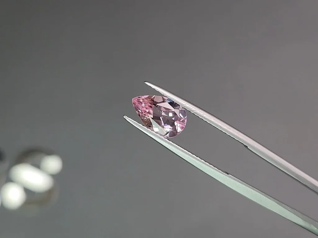 Set of pink morganites in pear cut 5.21 carats 3