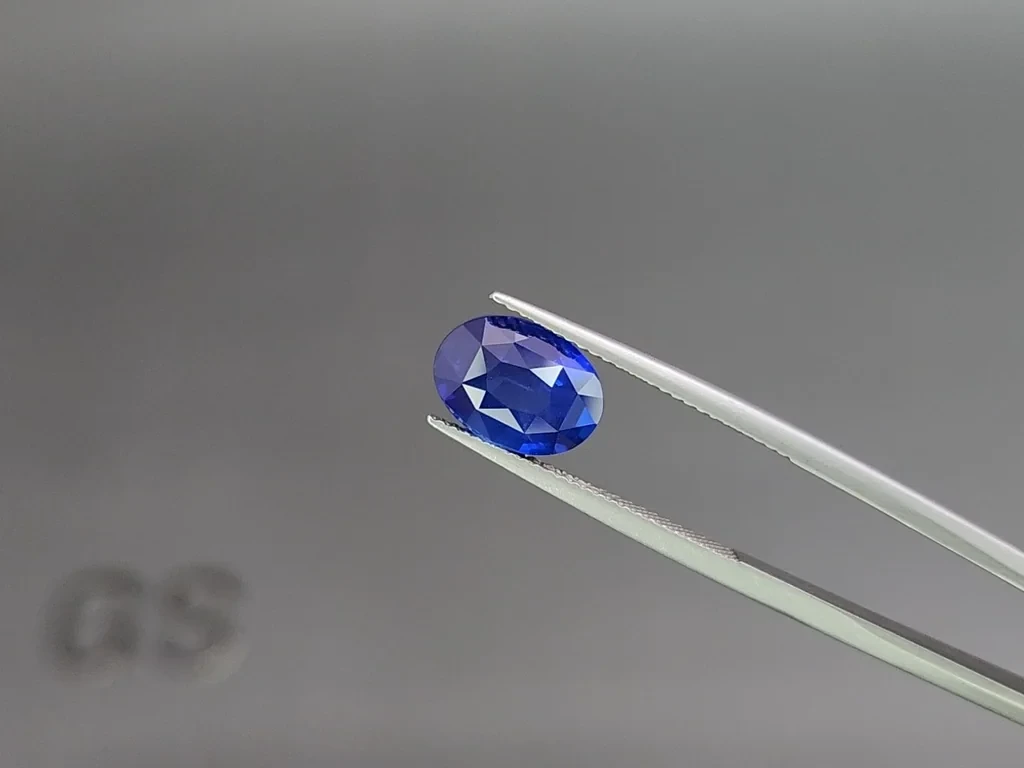 Set of Royal Blue sapphires in oval cut 10.56 carats, Sri Lanka 3