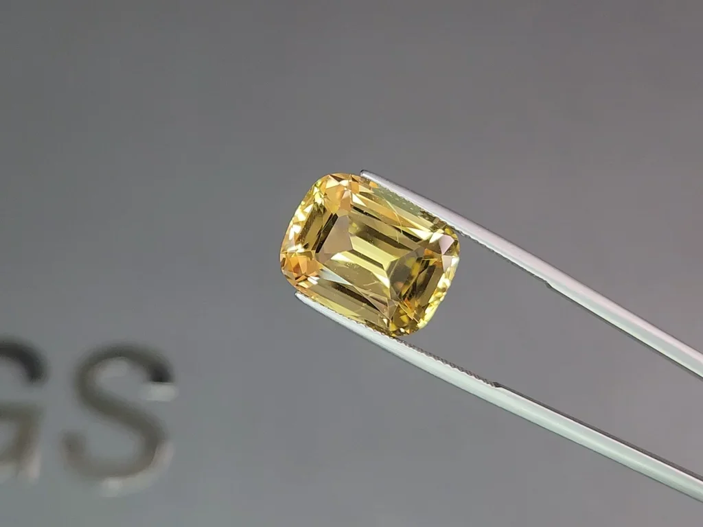 Set of yellow citrines in a high-precision cushion cut 33.52 carats, Africa 3
