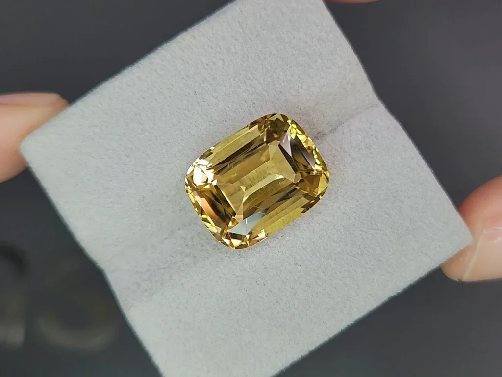 Set of yellow citrines in a high-precision cushion cut 33.52 carats, Africa 5