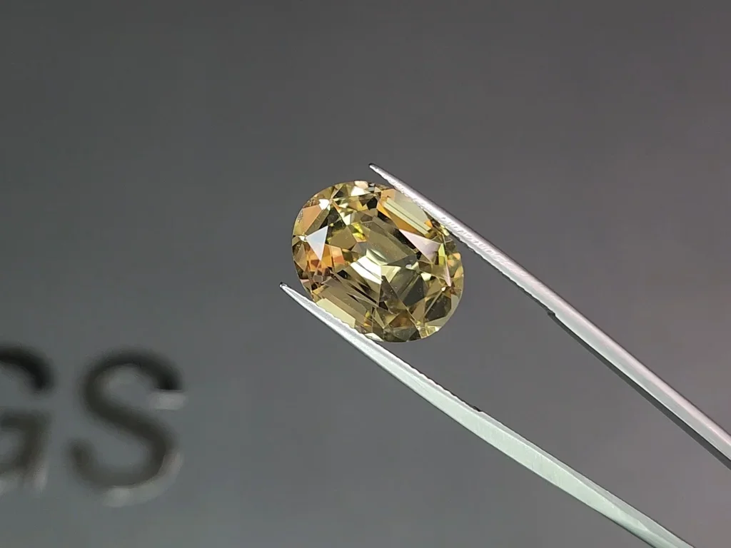 Set of yellow citrines in a high-precision cut oval 27.53 carats, Africa 3