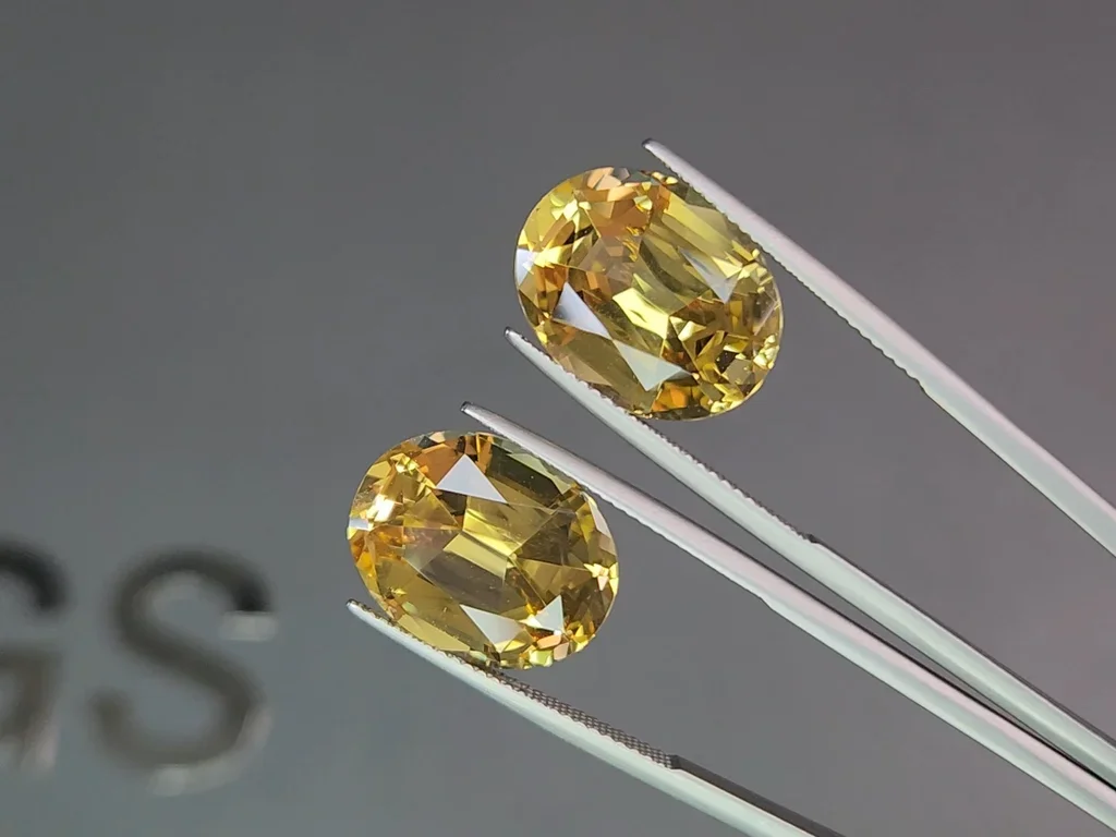 Set of yellow citrines in a high-precision cut oval 27.53 carats, Africa 4