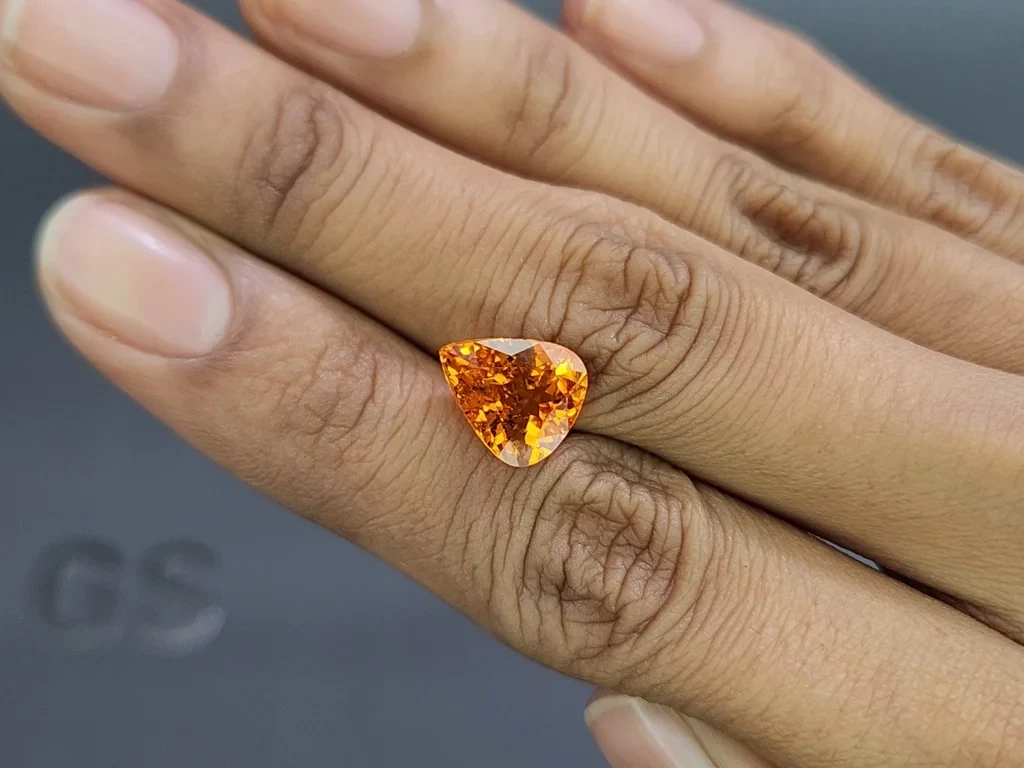 Spessartine Fanta pear cut 4.87 carats, Africa 2