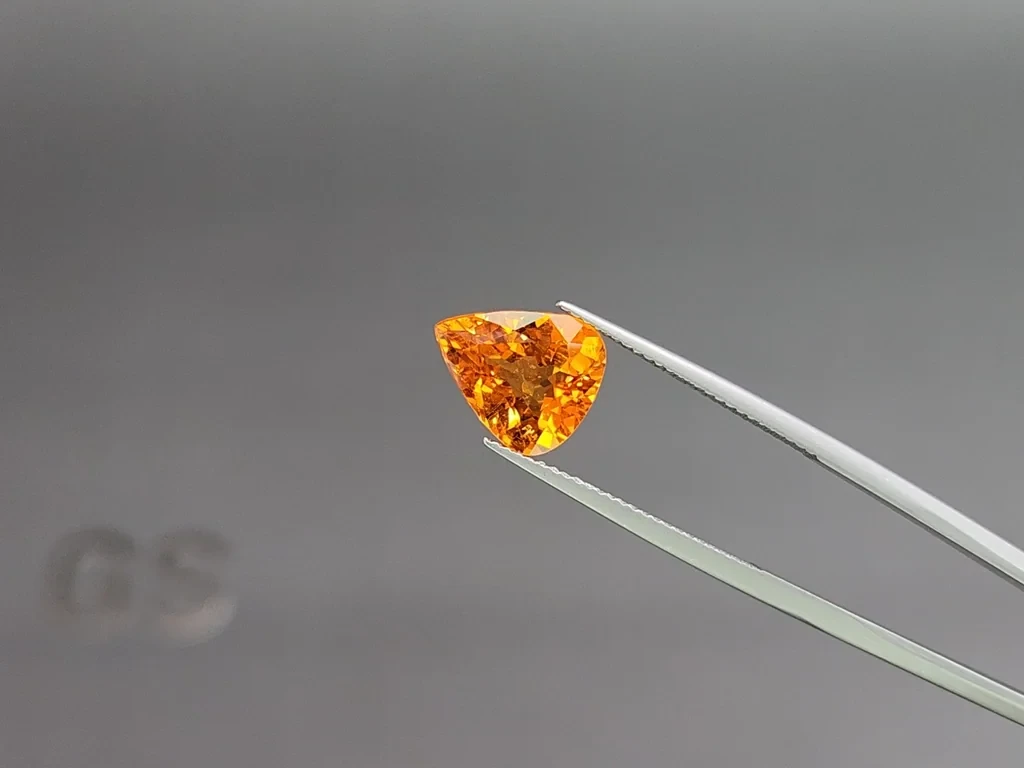 Spessartine Fanta pear cut 4.87 carats, Africa 3