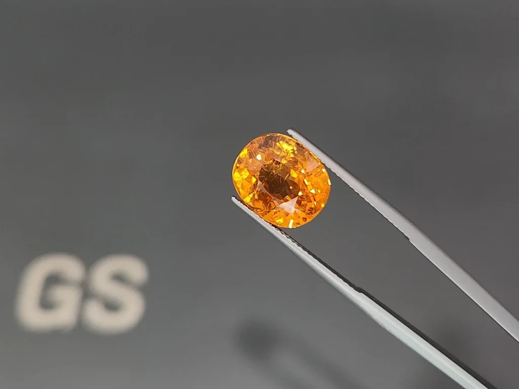 Spessartite garnet Fanta color cushion cut 10.27 carats, Africa 3