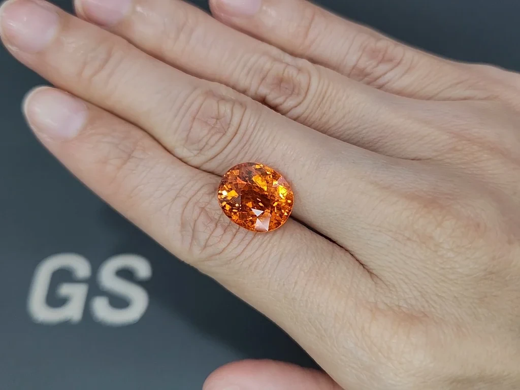 Spessartite garnet  mandarin oval cut 10.12 carats, Africa 2
