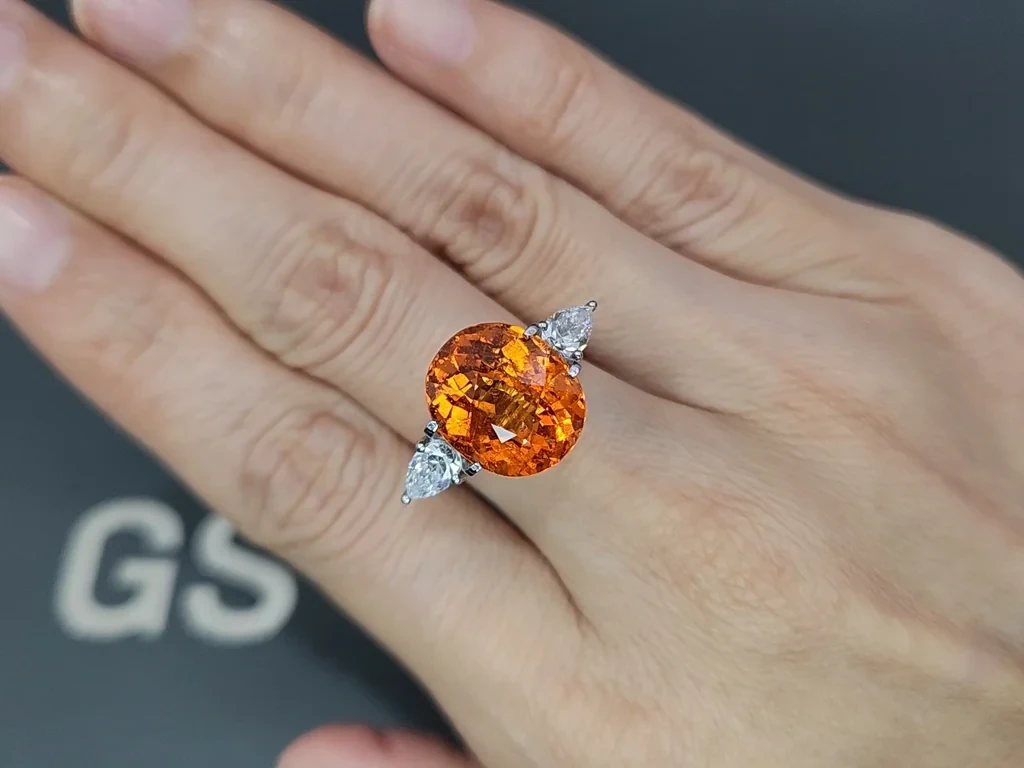 Spessartite garnet  mandarin oval cut 10.12 carats, Africa 5
