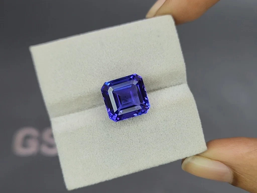Tanzanite asscher cut 9.60 carats, Tanzania 4