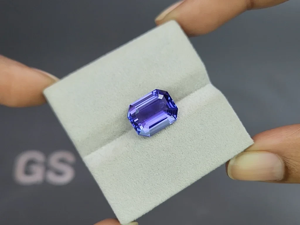Tanzanite octagon cut 7.15 carats, Tanzania 4
