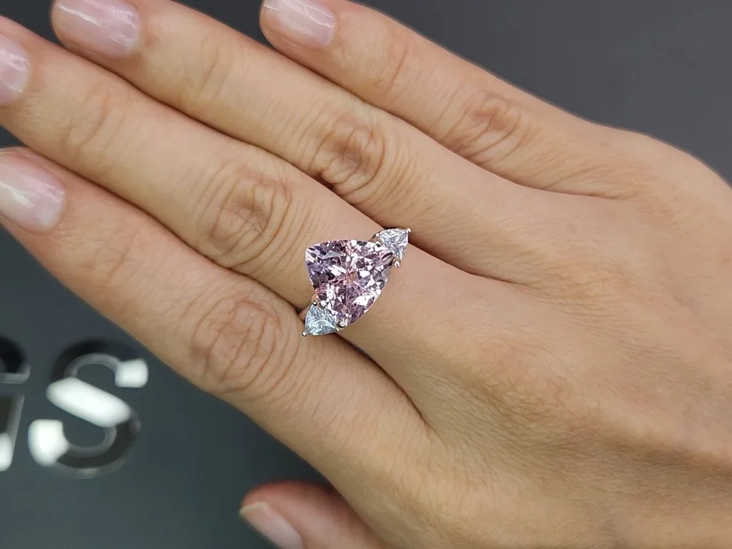 Trillion сut pink morganite 3.90 carats 5