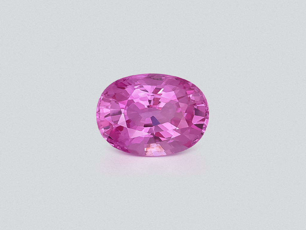 Unheated Intense Pink sapphire in oval cut 3.59 carats, Madagascar