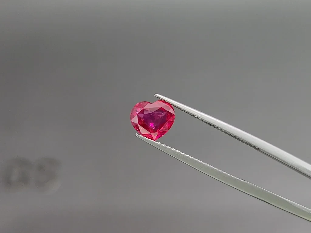 Unheated Intense Red ruby in heart shape 1.53 carats, Mozambique 3
