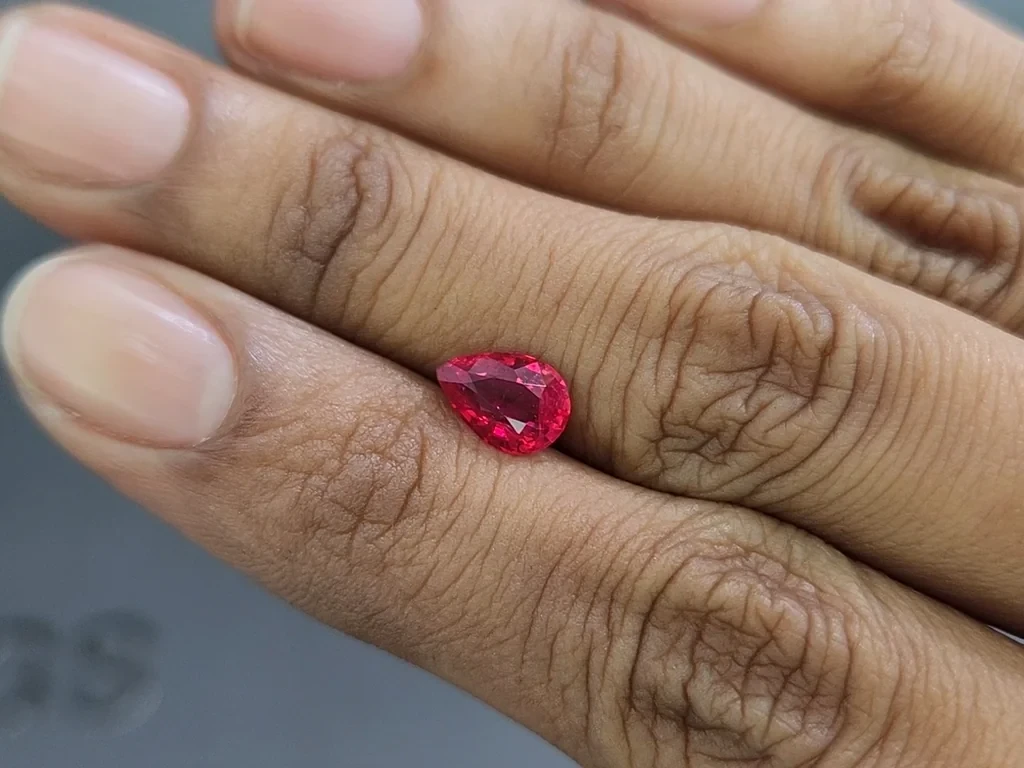 Unheated Intense Red ruby in pear cut 1.57 carats, Mozambique 2