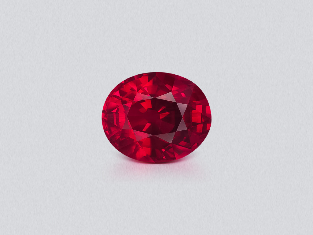 Unheated ruby Crimson Red oval cut 2.06 carats, Mozambique. Gubelin