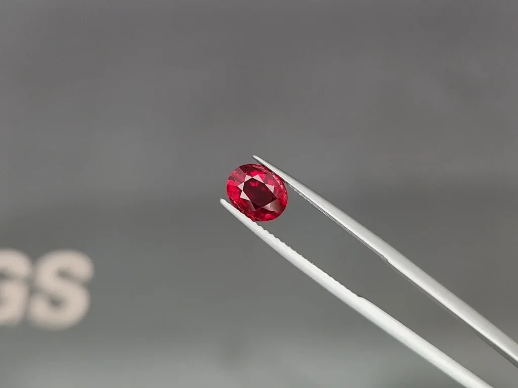 Unheated ruby Crimson Red oval cut 2.06 carats, Mozambique. Gubelin 3