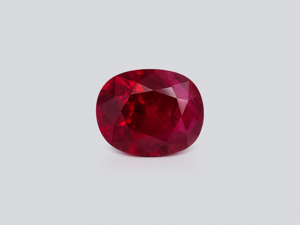 Unheated ruby oval cut 1.30 carats, Mogok, GRS