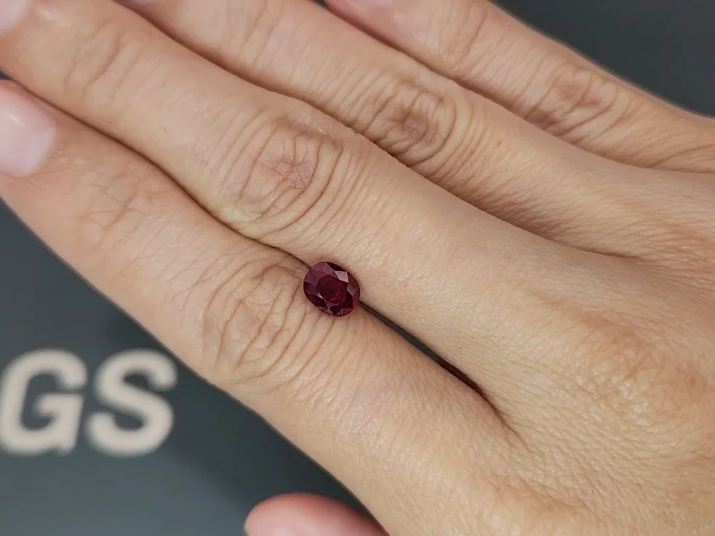 Unheated ruby oval cut 1.30 carats, Mogok, GRS 2