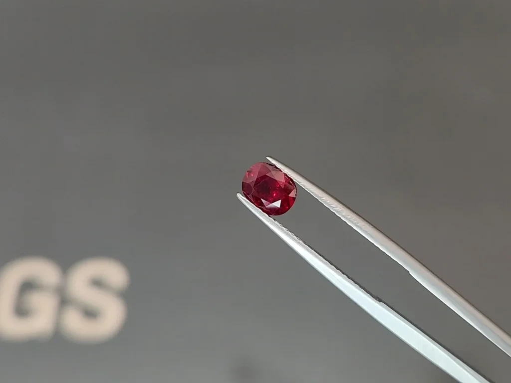 Unheated ruby oval cut 1.30 carats, Mogok, GRS 3