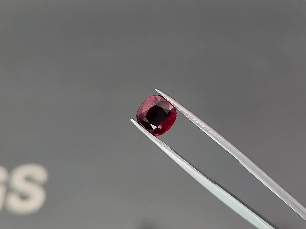 Unheated ruby Pigeon Blood cushion cut 2.12 carats, Burma 3