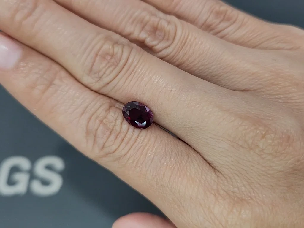 Unheated ruby  Pigeon Blood oval cut 2.07 carats, Burma 2